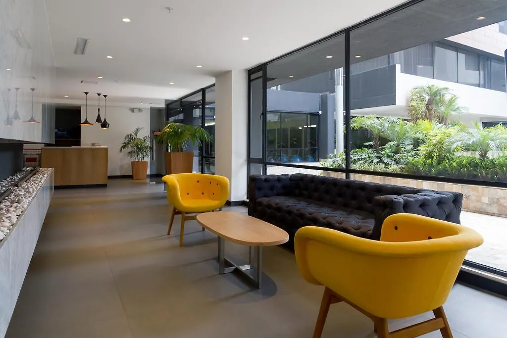 Suites Metropoli Bristol Parc Quito 0*,