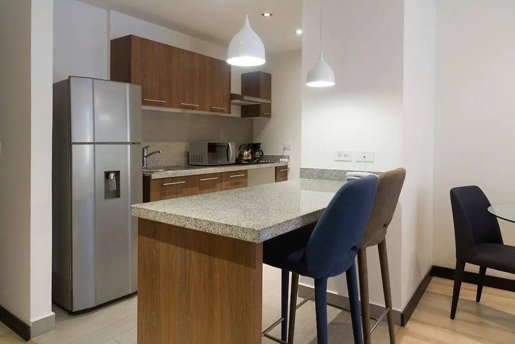Suites Metropoli Bristol Parc Quito Apartamento