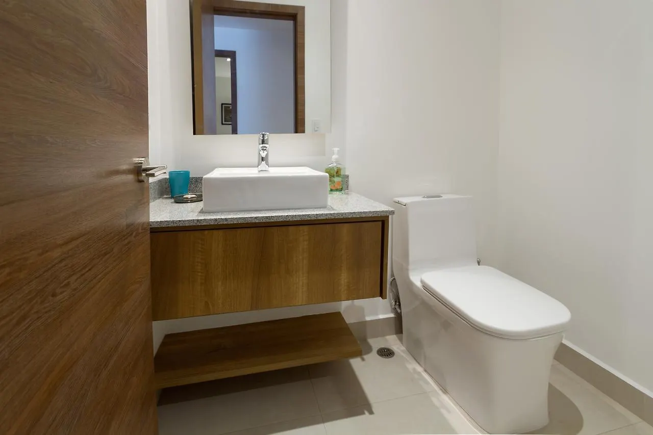 Suites Metropoli Bristol Parc Quito 0*,  Equador